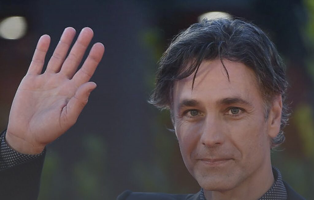 Raoul Bova compie 50 anni, sar&agrave; Don Matteo