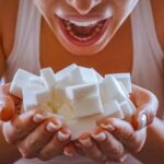 Lo zucchero fa male, ecco 5 semplici consigli per ridurne il consumo