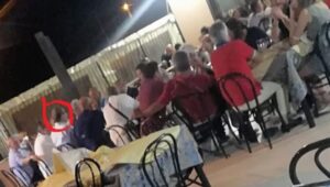 Musumeci a tavola con 20 persone senza mascherina