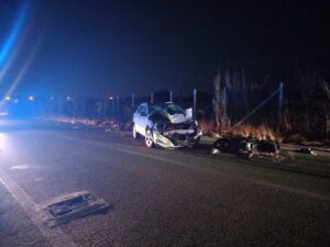 Incidenti: moto contro auto, gravi due giovani nel Ragusano