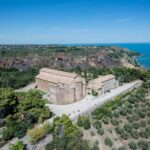A Fossacesia la 'piazzetta dei lettori' intitolata a Camilleri