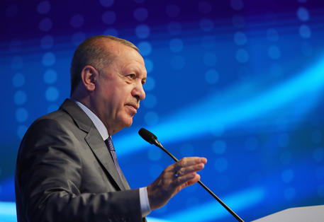 Erdogan, Talebani ci hanno proposto di gestire scalo Kabul