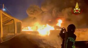 Incendio nella notte in un'azienda di Marina di Ragusa