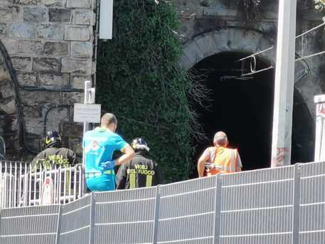Ventimiglia, migrante folgorato su locomotore treno francese