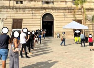 I comisani, dopo la zona arancione, si svegliano (e si vaccinano)