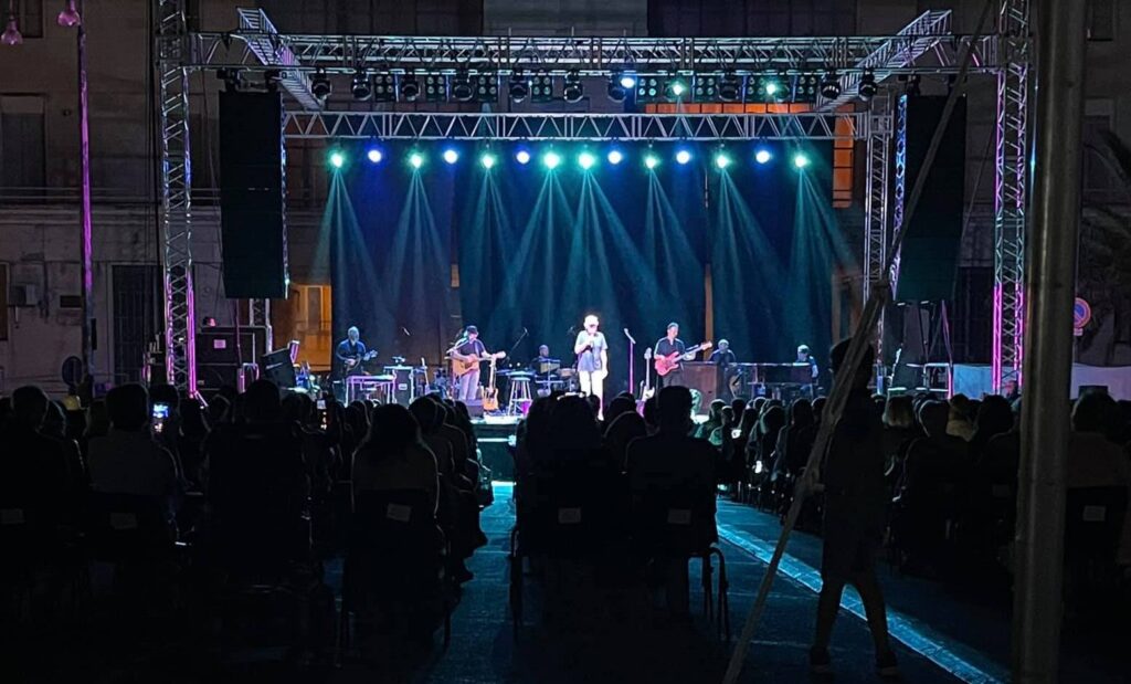 FRancesco De Gregori canta Buonanotte Fiorellino a Ragusa