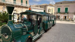 Finito l’effetto-vacanza, comincia quello green pass: iniezioni in ripresa, ma il ritardo è tanto