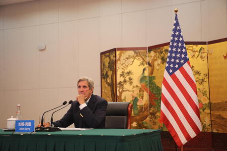 Kerry alla Cina, basta con le centrali a carbone