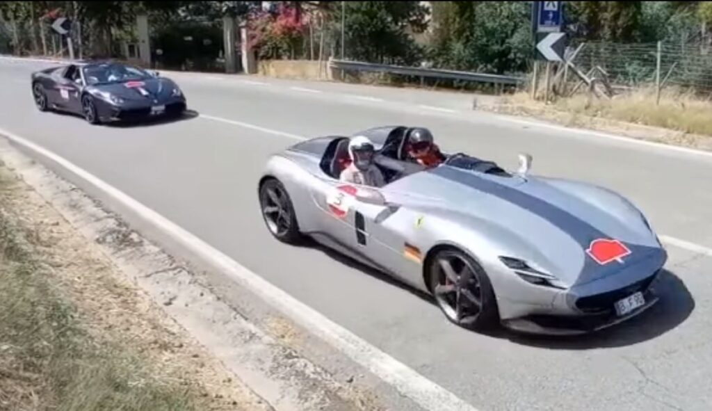 Parata di Ferrari per le strade siciliane VIDEO