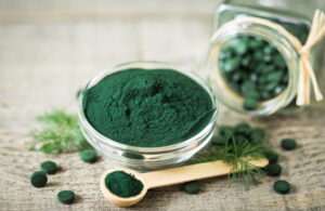 Alga spirulina: cos’è, a cosa serve e come assumerla