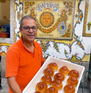A Taormina bar rimane senza camerieri, parla il Titolare