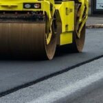 A Modica si asfaltano le strade il primo giorno di scuola