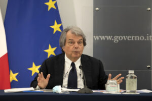 Brunetta, un mese e arriva contratto lavoro da remoto