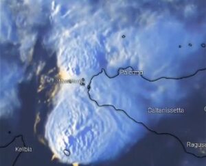 Pantelleria, il tornado dal satellite in time lapse VIDEO