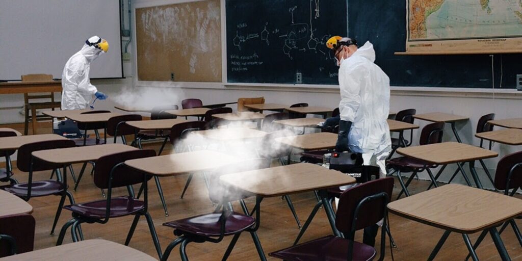 Sicilia, docenti e genitori no vax richiudono le scuole appena aperte