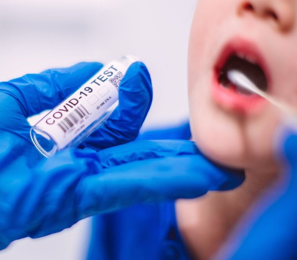 Niente green pass con i tamponi salivari, non sono attendibili