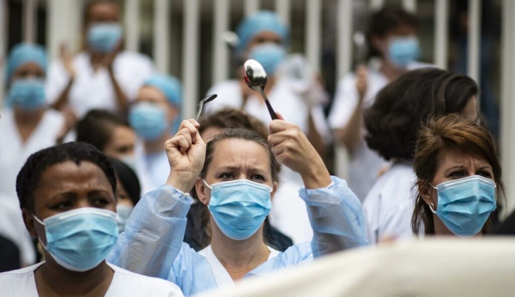 Covid, quasi 2000 sanitari rinunciano allo stipendio pur di non vaccinarsi