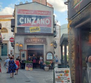 Uno scorcio di Cefalù scenografato nel 1969