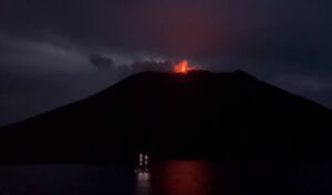 Stromboli by night VIDEO