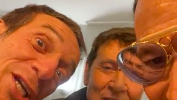 Venditti canta davanti a Gianni Morandi e Salvo Ficarra