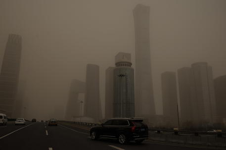 Cina: quasi 2 mln di evacuati nello Shanxi per le alluvioni