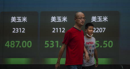 ++ Cina: surplus commerciale settembre a 66 mld, +28% export ++