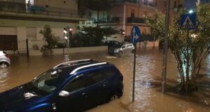 Maltempo: temporale su Palermo, strade allagate e frane