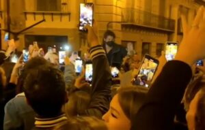 Can Yaman, è un tripudio: manco agli Europei VIDEO
