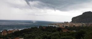 Meteo: due trombe d'aria al largo di CefalÃ¹