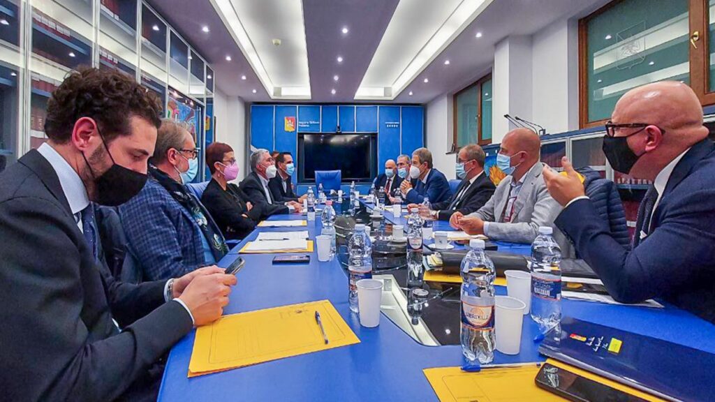 Stop smart working per tutti senza distinzioni, con o senza green pass