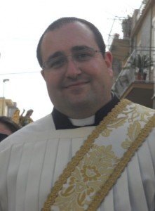 Vittoria, Don Flavio va alle Anime Sante