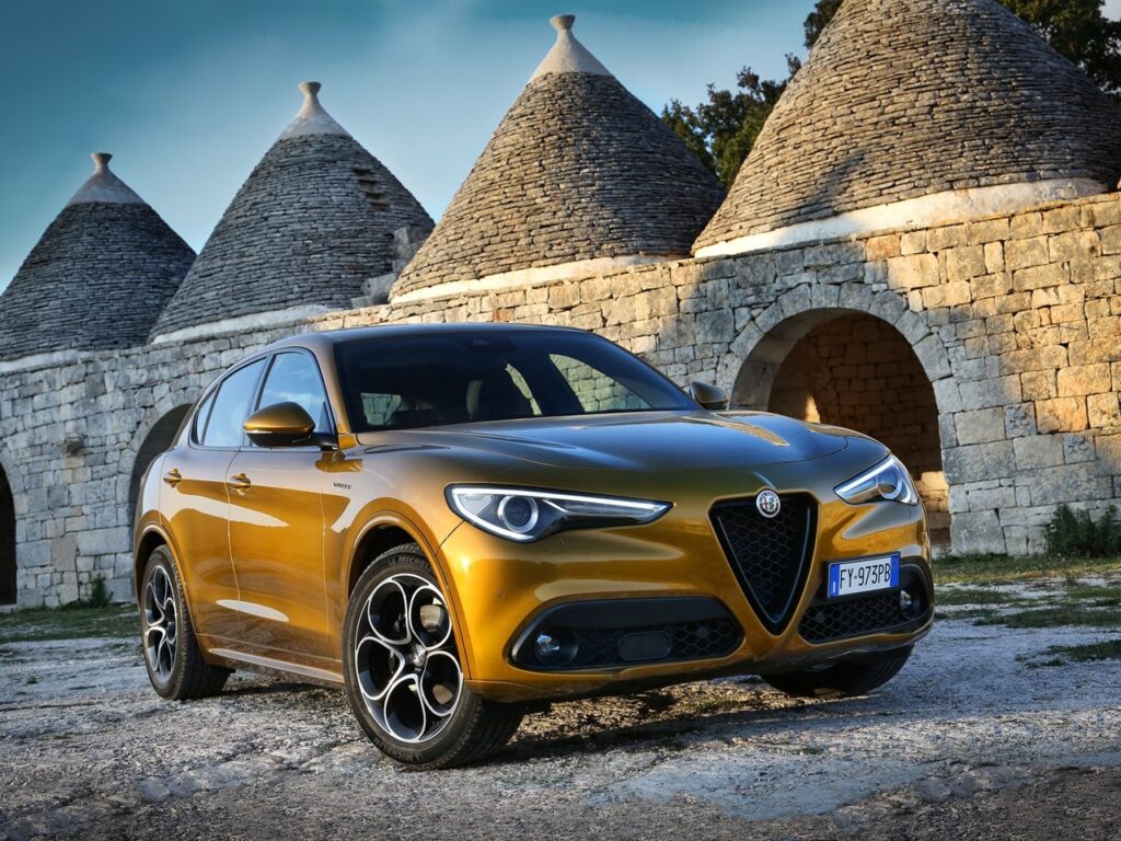 Alfa Romeo su prenotazione: dal 2023 auto prodotte solo su richiesta