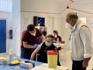 Vaccini: in Sicilia via a terza dose per over 60