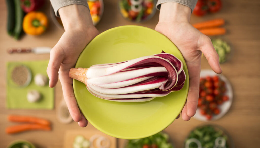 Dieta ipocalorica del radicchio: per depurarsi e perdere peso
