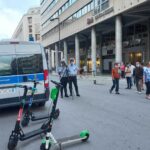 Ragazzo di 24 anni in rianimazione, caccia al monopattino pirata