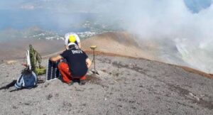 A Vulcano nuove bocche fumaroliche anche a bassa quota