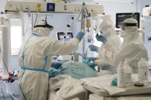 Crollano sotto i 200 i positivi Covid nel ragusano, merito del Green Pass