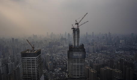 Evergrande, +4% a Hong Kong, controllata NEV a +17%
