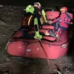 Il “mare” arriva a Lentini: famiglia soccorsa in barca a remi VIDEO