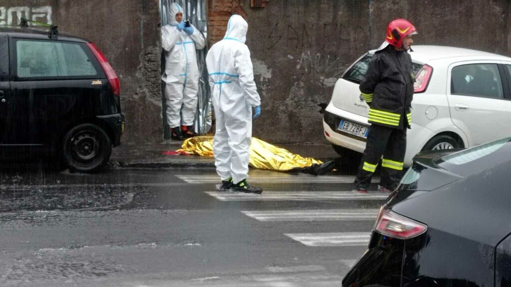 Travolta in strada dal fiume in piena, ragazza muore a