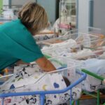 Epidemia virus respiratorio in neonati, è allarme: ospedali pieni