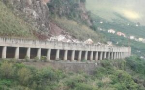 Frana su galleria Sp38 per Belmonte Mezzagno, stop a transito