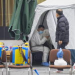 Covid: Pechino cancella metÃ  dei voli, stretta ai viaggi