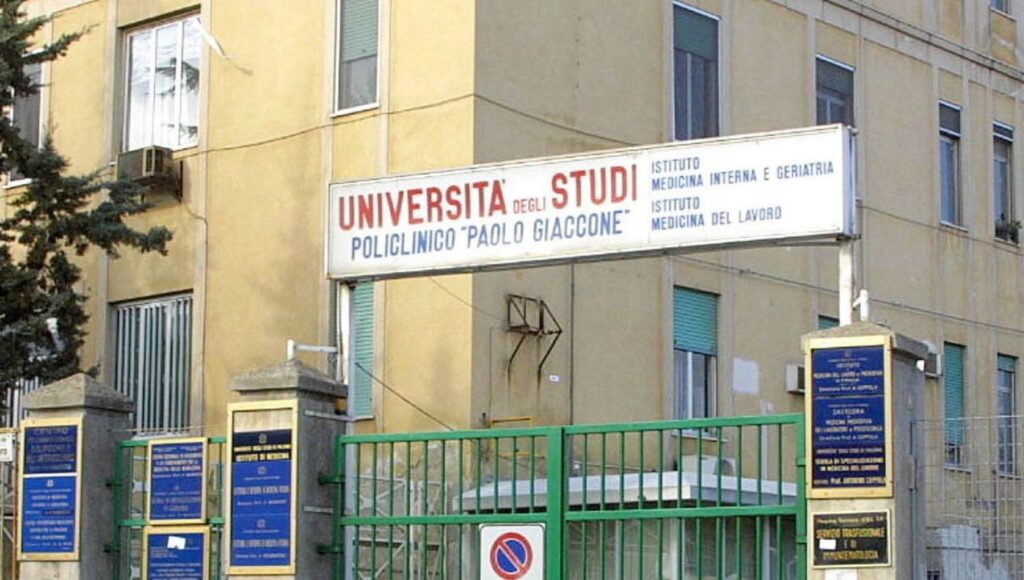 A 23 anni s'impicca sul tetto dell&rsquo;ospedale, aveva accoltellato la compagna