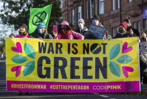 Cop26: marcia ecologisti a Glasgow contro l'industria militare