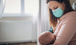 Se mamma positiva al Covid latte materno come vaccino per bebè
