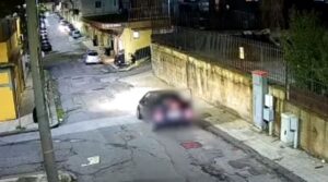 Da Trapani per buttare rifiuti, Cateno scatenato: «Vi becco uno a uno!» VD