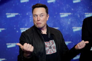 Tesla giù in Borsa, per Twitter Musk deve vendere 10% quota