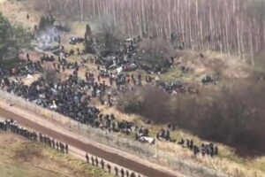 Polonia, 3-4mila migranti in Bielorussia vicino al confine