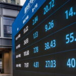 Borsa: Shanghai apre a -0,23%, Shenzhen a -0,30%